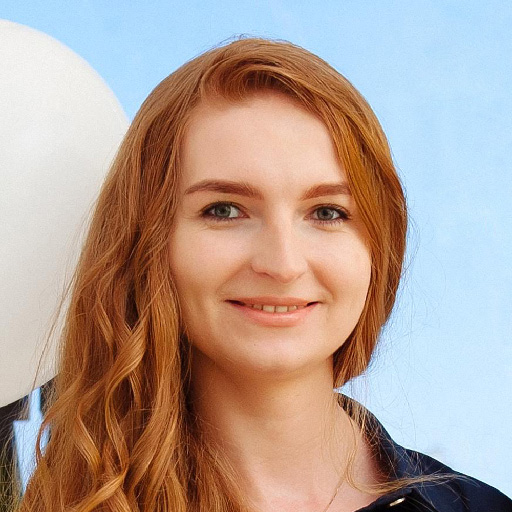 Anna Leushchenko headshot